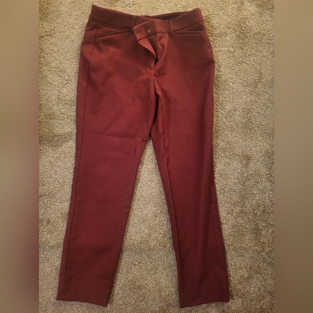 Wine red slim ankle pants sz 6- White House Black Market